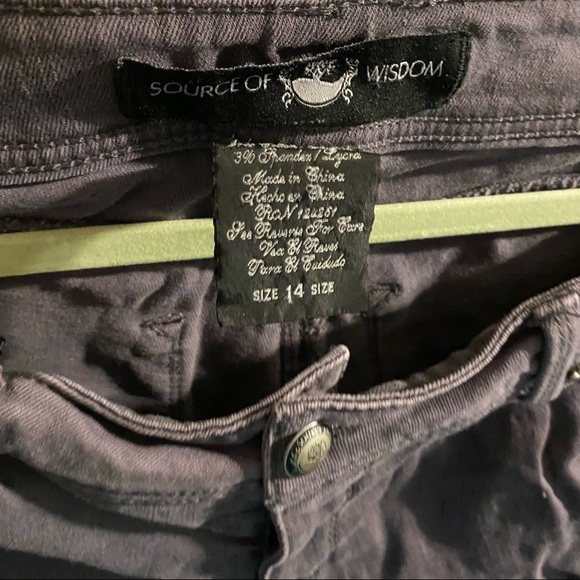 Torrid Source of wisdom distressed jeans size 14 - Picture 12 of 13